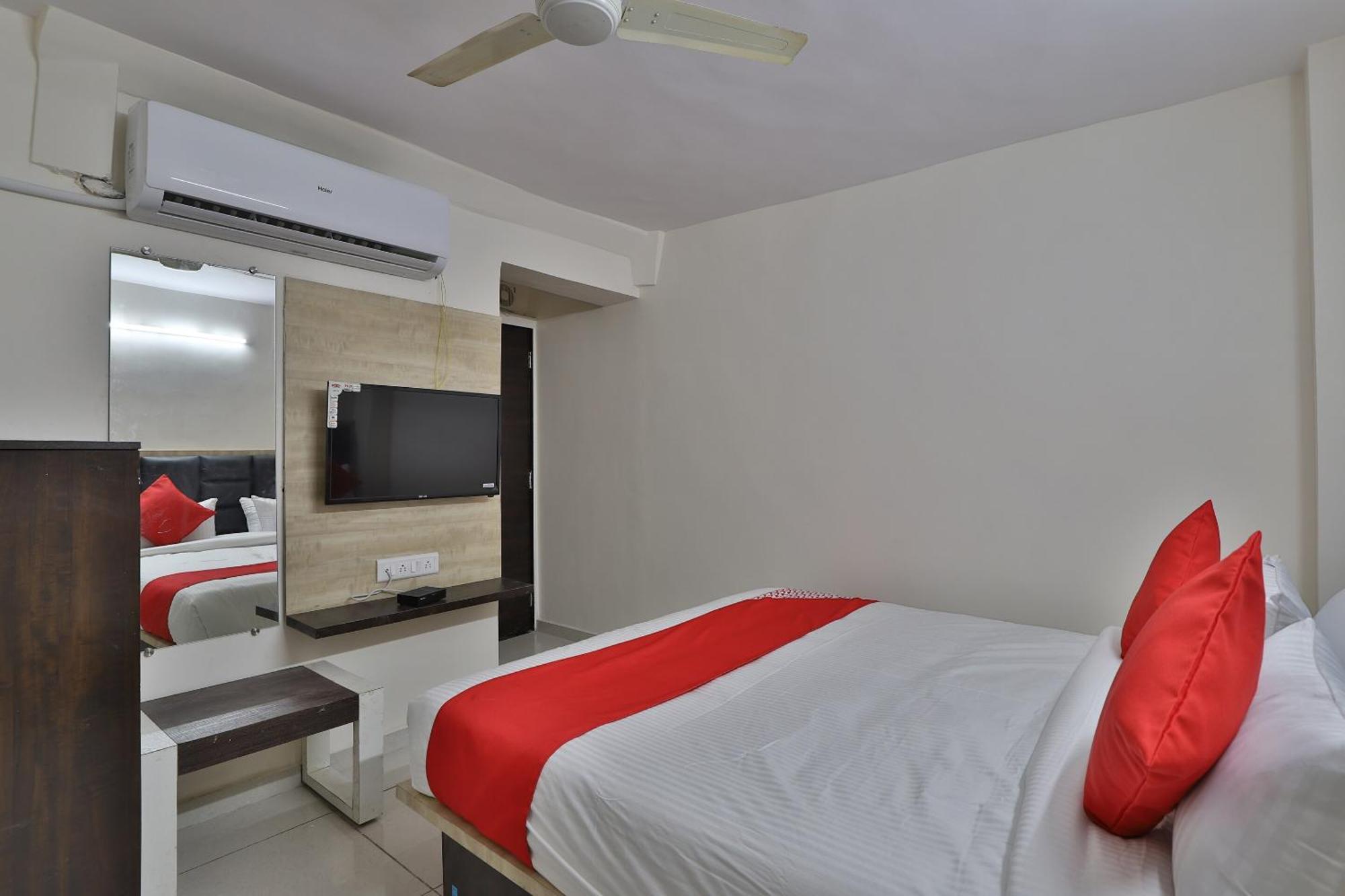 Hotel O Sunway Ахмедабад Экстерьер фото