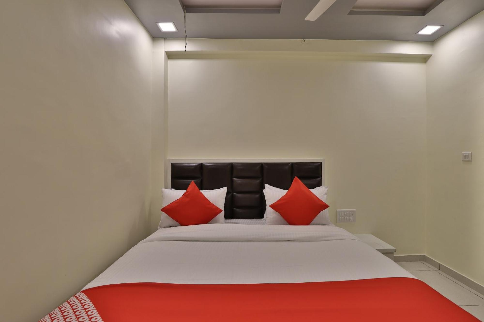 Hotel O Sunway Ахмедабад Экстерьер фото